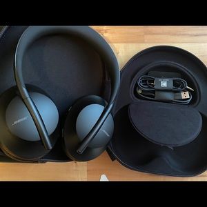 Bose Noise Cancelling Headphones 700